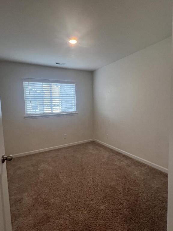 Building Photo - 2027 Chartwell Dr