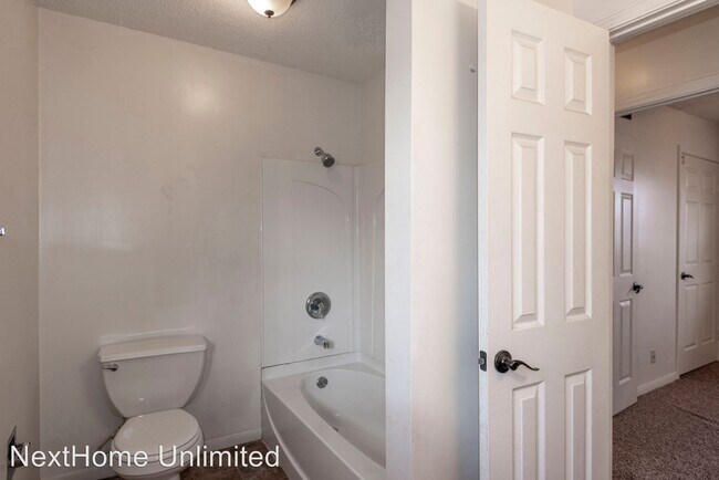 Building Photo - 6 br, 3 bath House - 540 W 12th St.