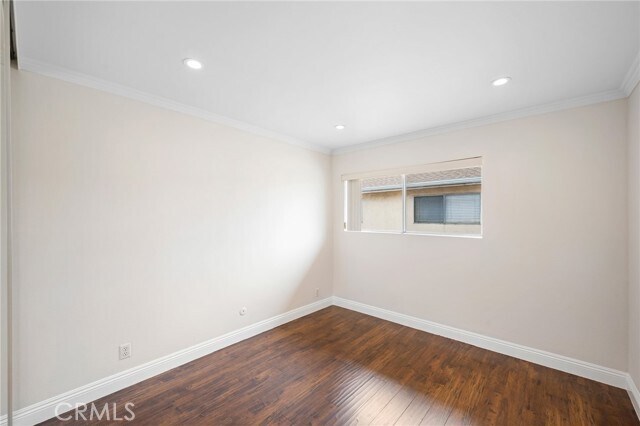 Building Photo - 121 Sinclair Ave
