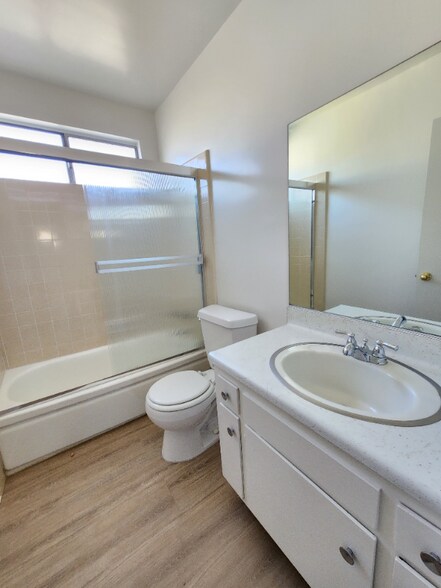 Building Photo - 4350 Troost Ave