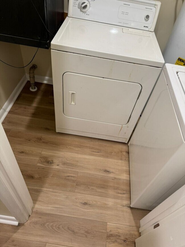 Building Photo - 102-4 Turtle Creek Road