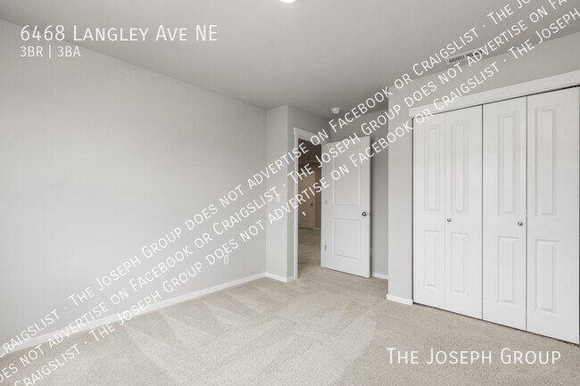Building Photo - 6468 Langley Ave NE