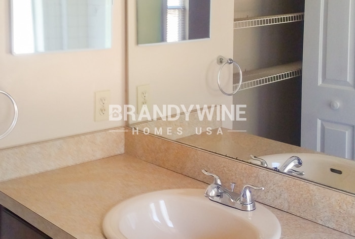 Building Photo - 5222 Aragon Ave