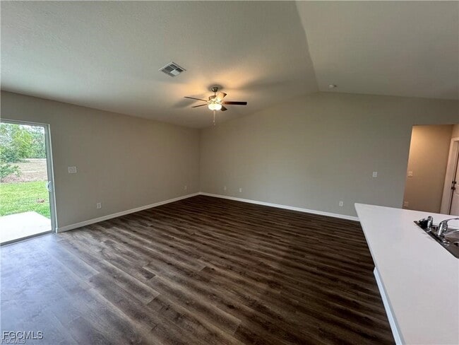 Building Photo - 232 NW 15th Ave