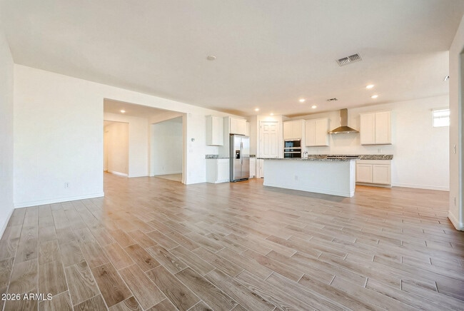 Building Photo - 14766 West Honeysuckle Dr