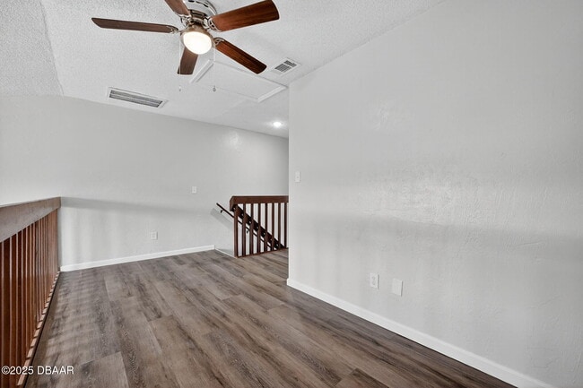 Building Photo - 168 W Sandalwood Ct