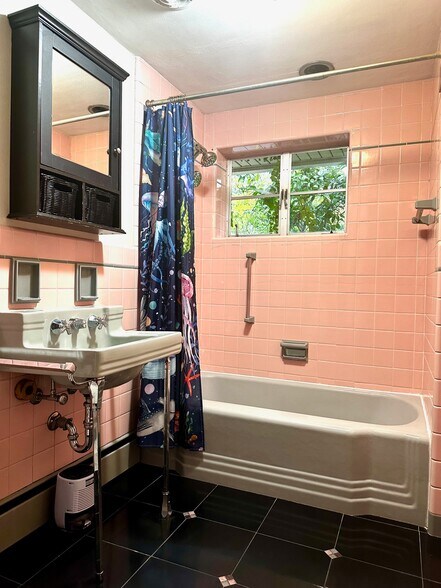 Building Photo - 1 High Acres Dr