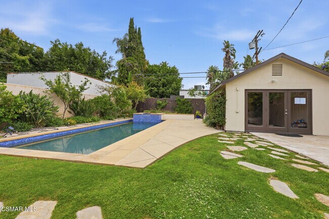 Building Photo - 732 N Alta Vista Blvd