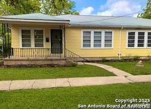 Building Photo - 819 San Antonio