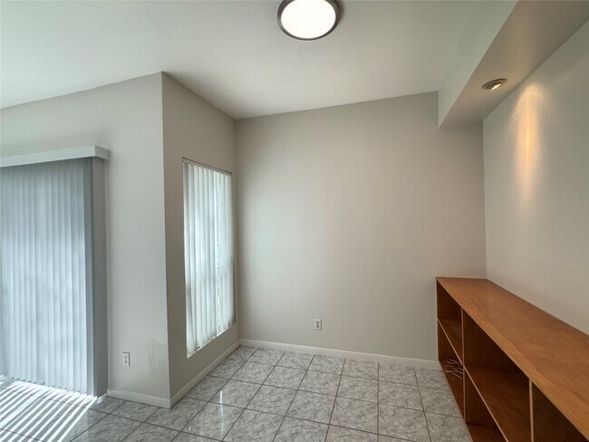 Building Photo - 6500 Harbor Town Dr