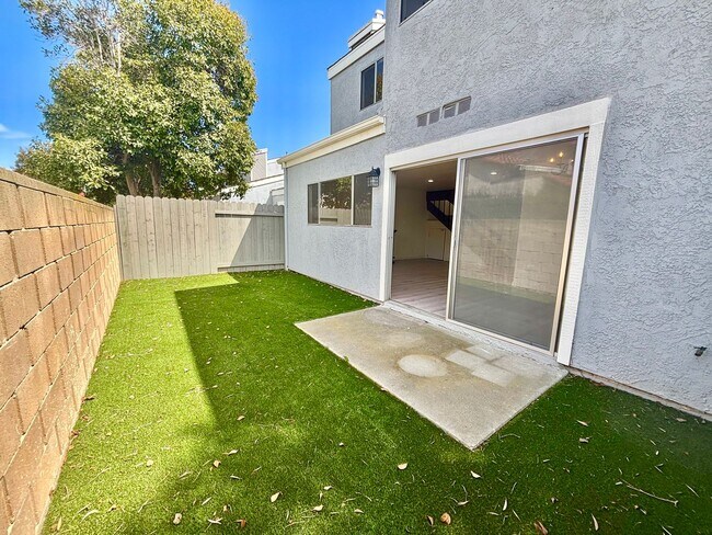 Building Photo - 437 Reed Way