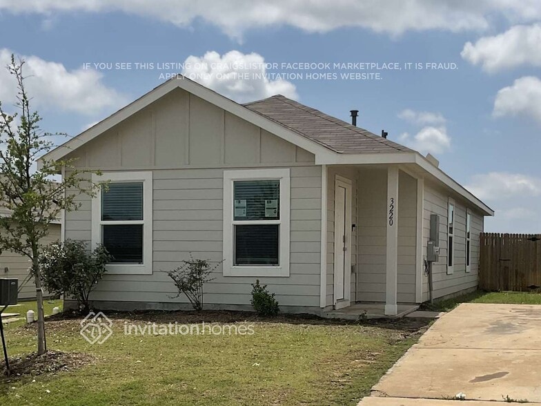 Building Photo - 3220 Crestone Dr
