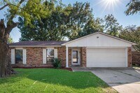 Building Photo - 515 Forestwood Dr