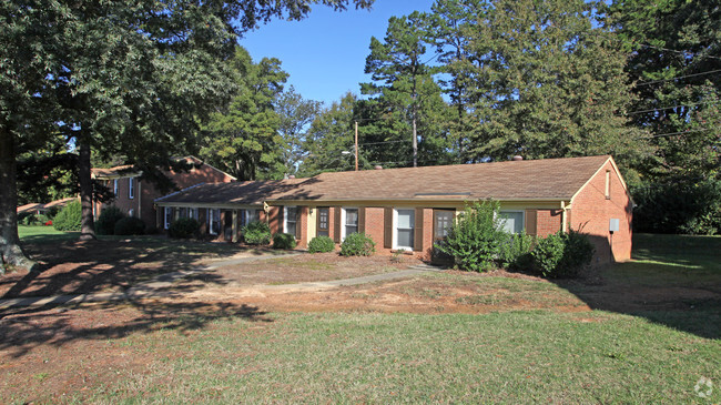 Primary Photo - English Garden Apartments