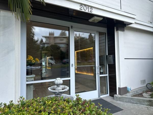 Building Photo - 2012 Thorndyke Ave W