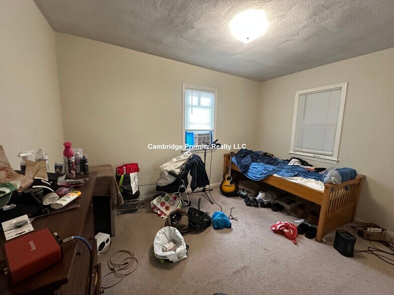 Building Photo - 14 Callender St