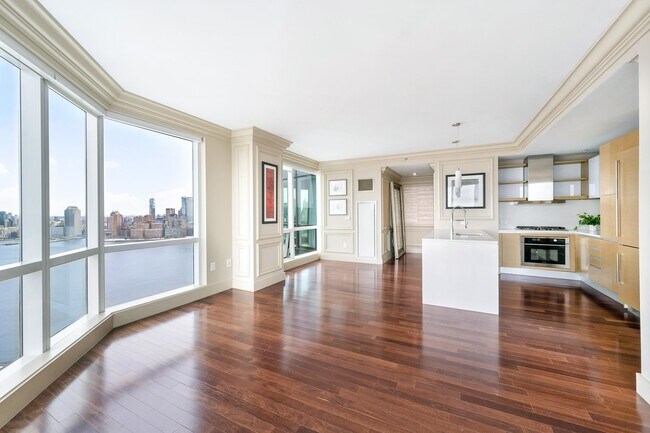 Primary Photo - 77 Hudson St