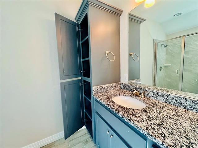 Building Photo - 110 Frank St