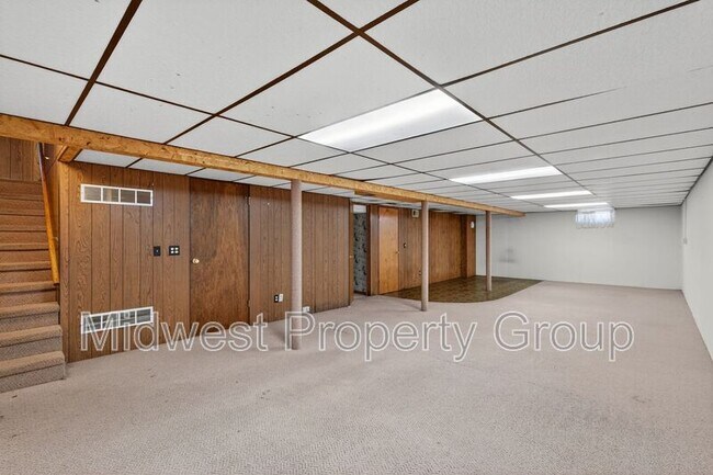 Building Photo - 535 Bardot Dr