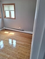 Building Photo - 14047 S Tracy Ave