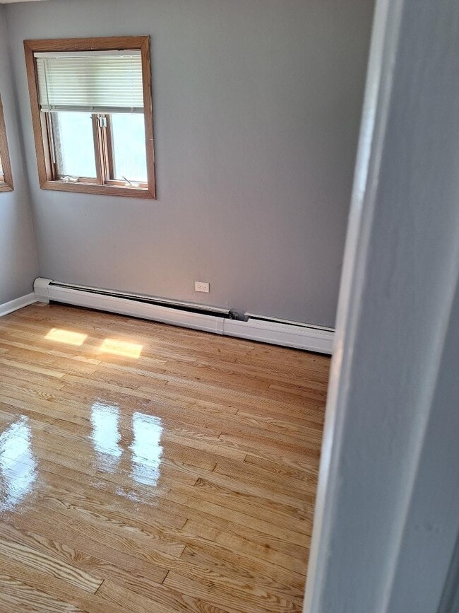 Building Photo - 14047 S Tracy Ave