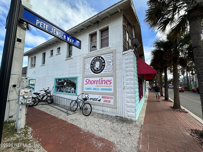 Building Photo - 2009 Seminole Rd