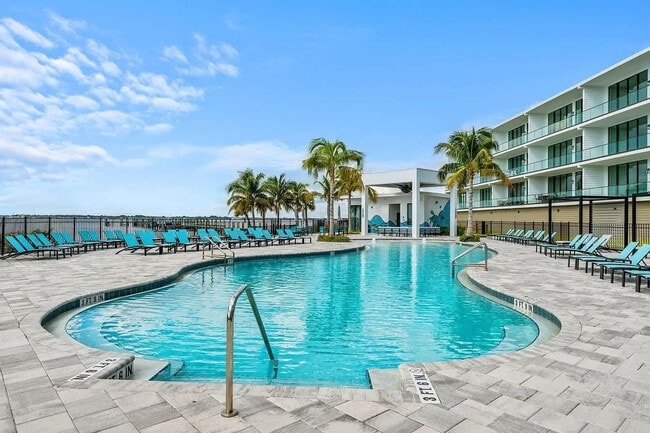 Building Photo - 225 Strand Dr