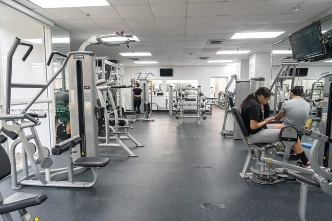 Building Photo - 800 N Miami Ave