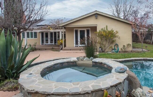 Building Photo - Stunning Resort-like Pleasanton Home