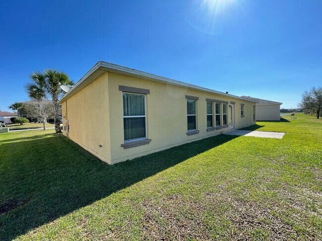 Building Photo - Bella Pointe-3641 Sail Harbor Dr Kissimmee...