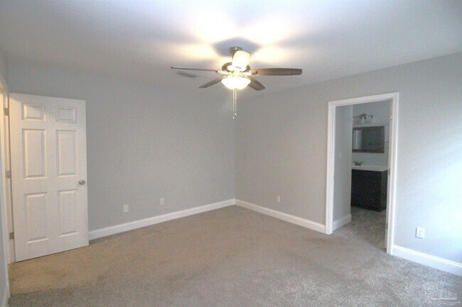 Building Photo - 388 Mirabelle Dr