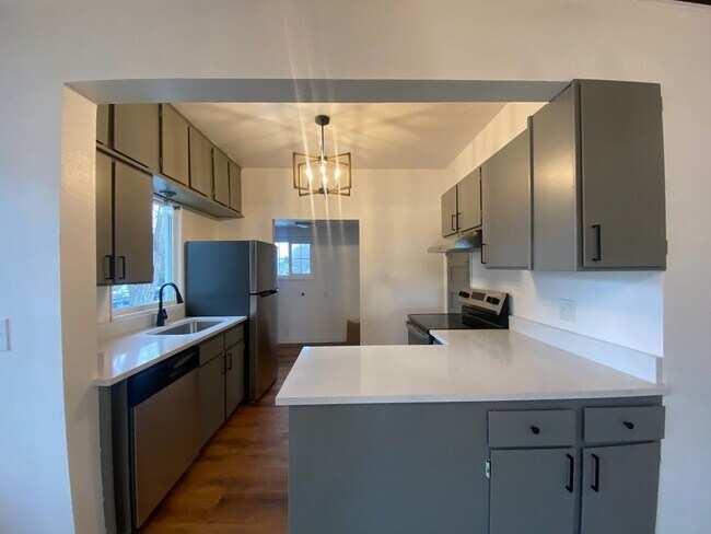 Building Photo - Illinois Duplex