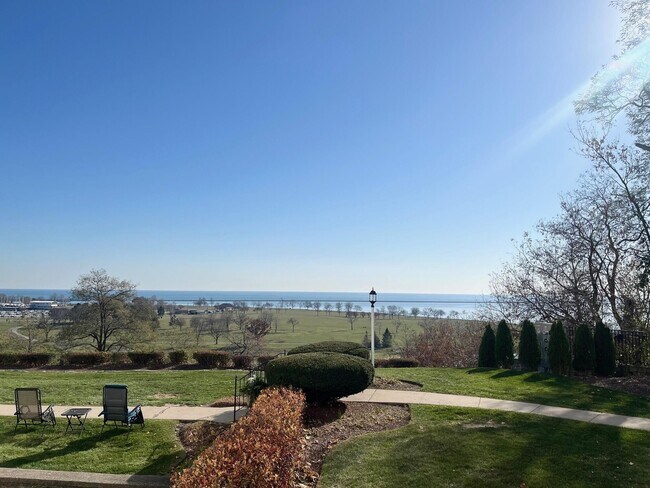 Building Photo - 1228 E Juneau Ave