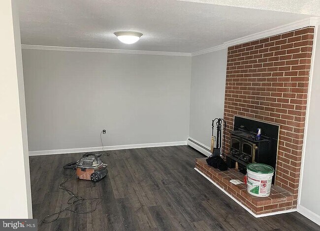 Building Photo - 4313 Hemingway Dr