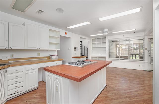 Building Photo - 4304 Harvey Dr