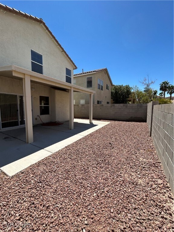 Building Photo - 6581 Sunset Pines St