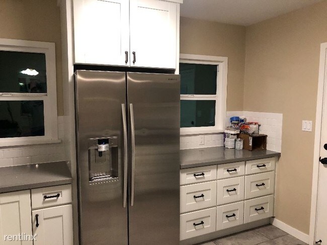 Building Photo - 1823 Michigan Ave