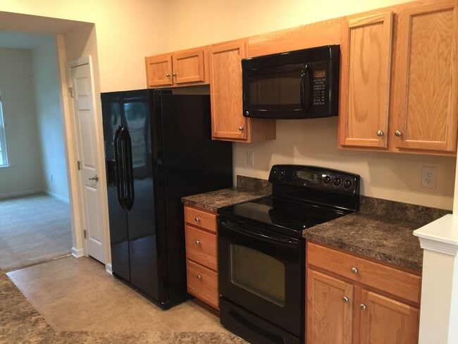 Building Photo - Beautiful Townhouse To Rent in Easter Henrico