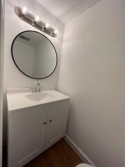 Building Photo - 701 SW 75th St