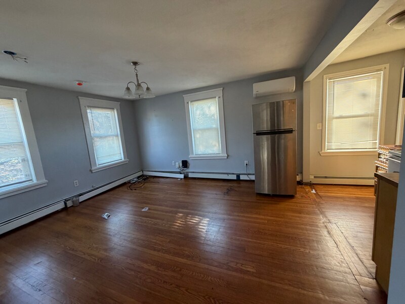 Building Photo - 319 Admiral St