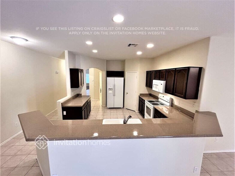 Building Photo - 15722 W Calavar Rd