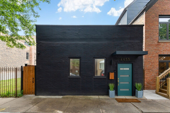 Building Photo - 2655 W Huron St