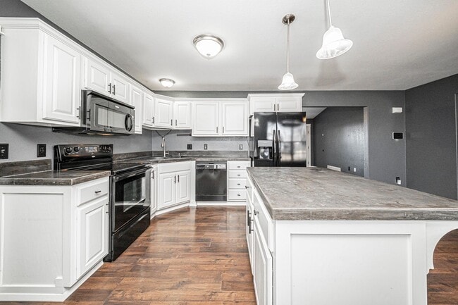 Building Photo - Please View 3D Virtual Walk-Through Before Scheduling a Showing