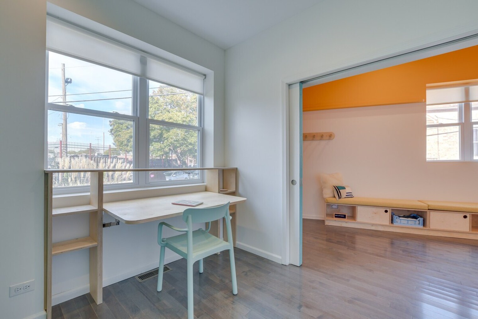 Building Photo - 3247 S Oakley Ave