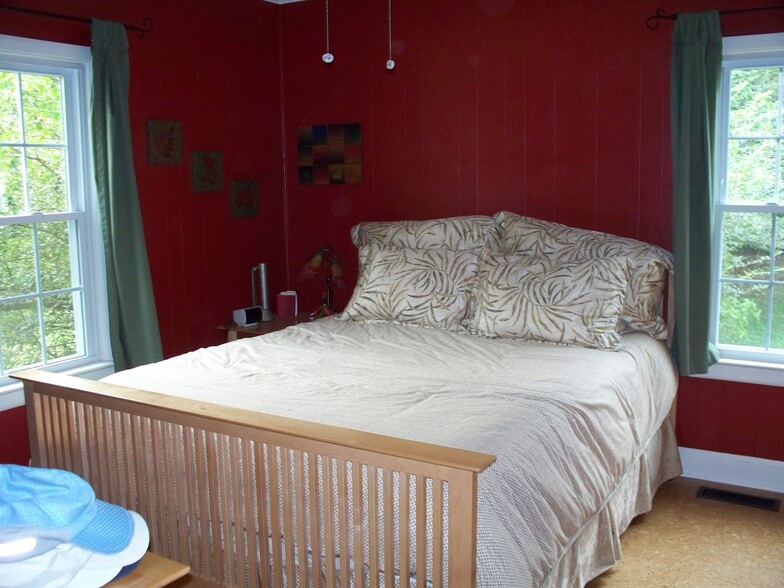 Back bedroom - 1416 Williams Road