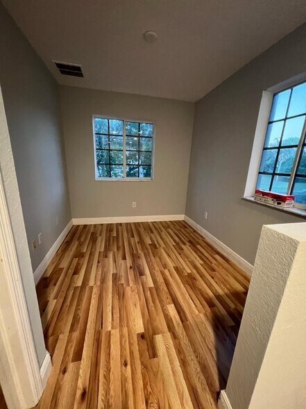 Building Photo - 2018 Freeport Ln