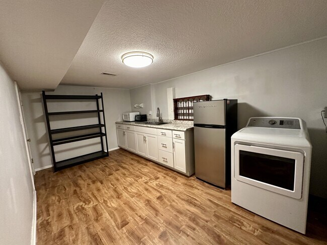 Building Photo - 3560 S Cochise Dr