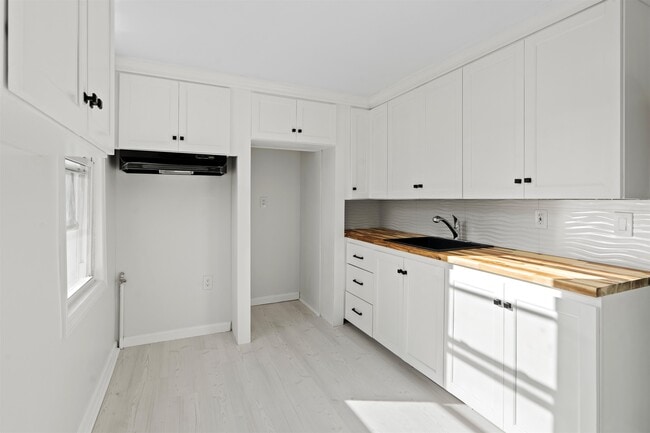 Building Photo - 173-175 LEMBECK Ave