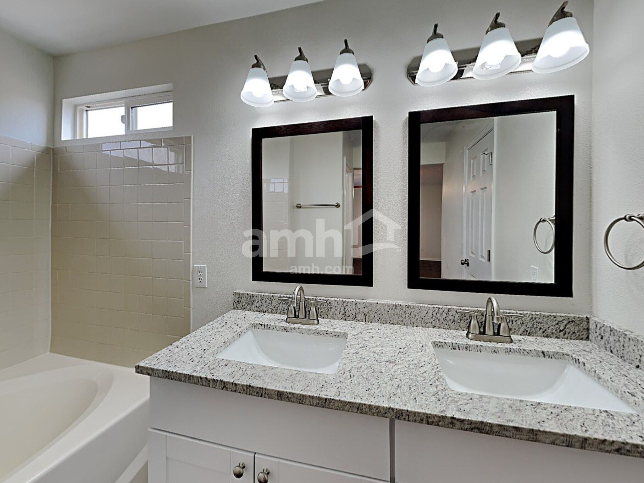 Building Photo - 7728 Barn Owl Dr