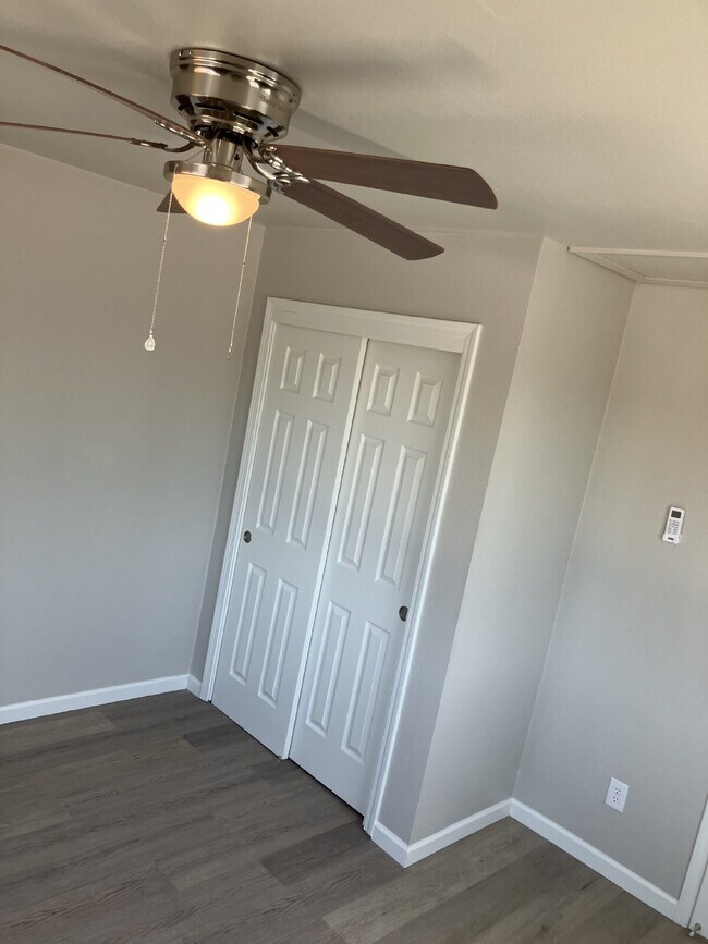 Building Photo - Fully Renovated 1-Bedroom!